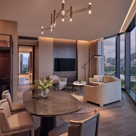 Conrad Shenzhen, The First Art Museum Hotel In Greater Bay Area With The Stunning Bay And Sunset View In The Hotel Terrace Екстериор снимка