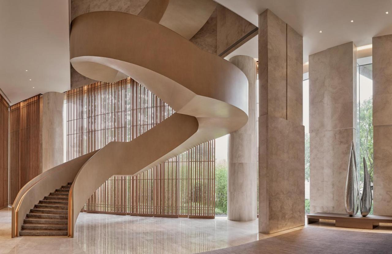 Conrad Shenzhen, The First Art Museum Hotel In Greater Bay Area With The Stunning Bay And Sunset View In The Hotel Terrace Екстериор снимка