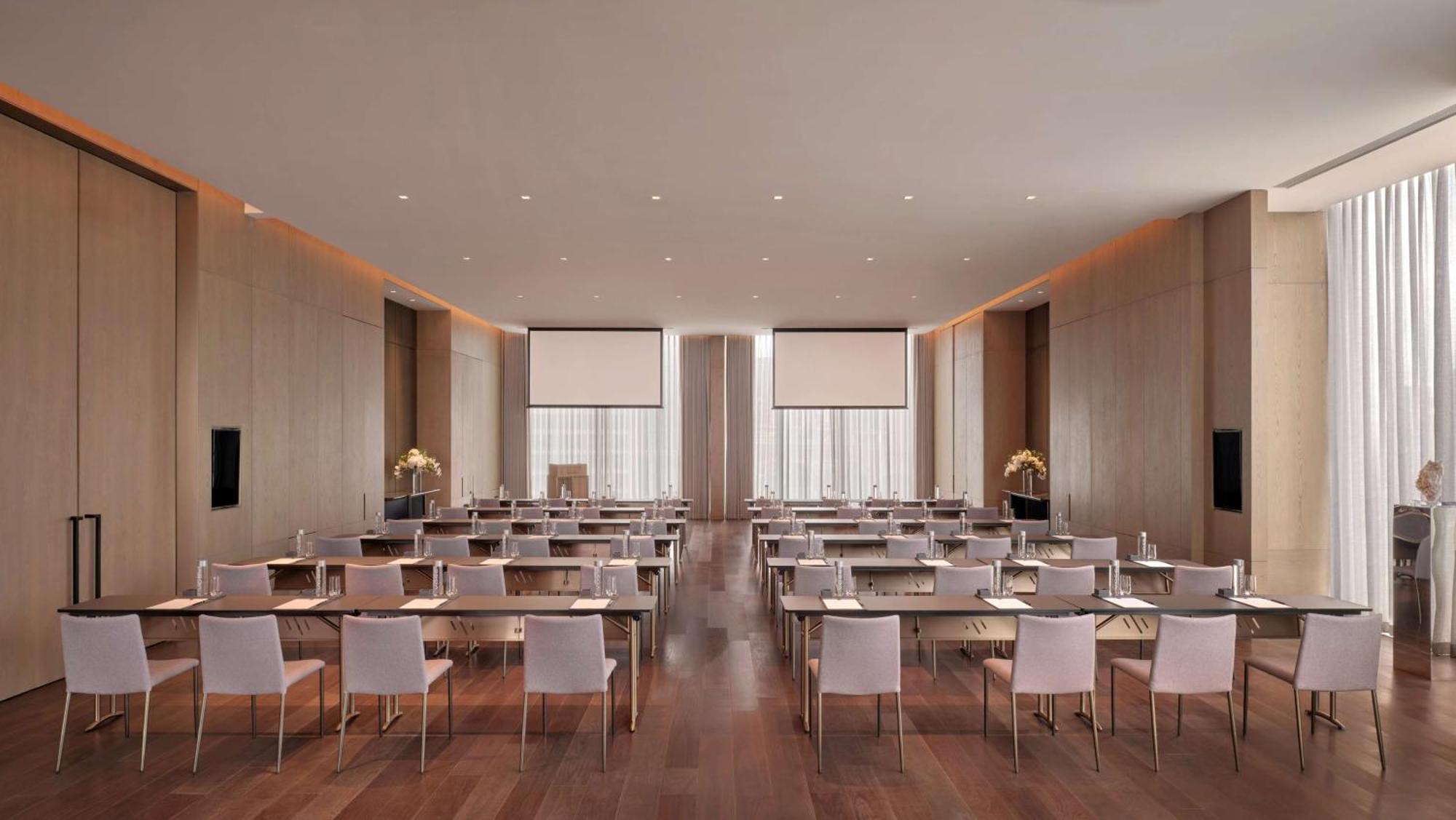 Conrad Shenzhen, The First Art Museum Hotel In Greater Bay Area With The Stunning Bay And Sunset View In The Hotel Terrace Екстериор снимка