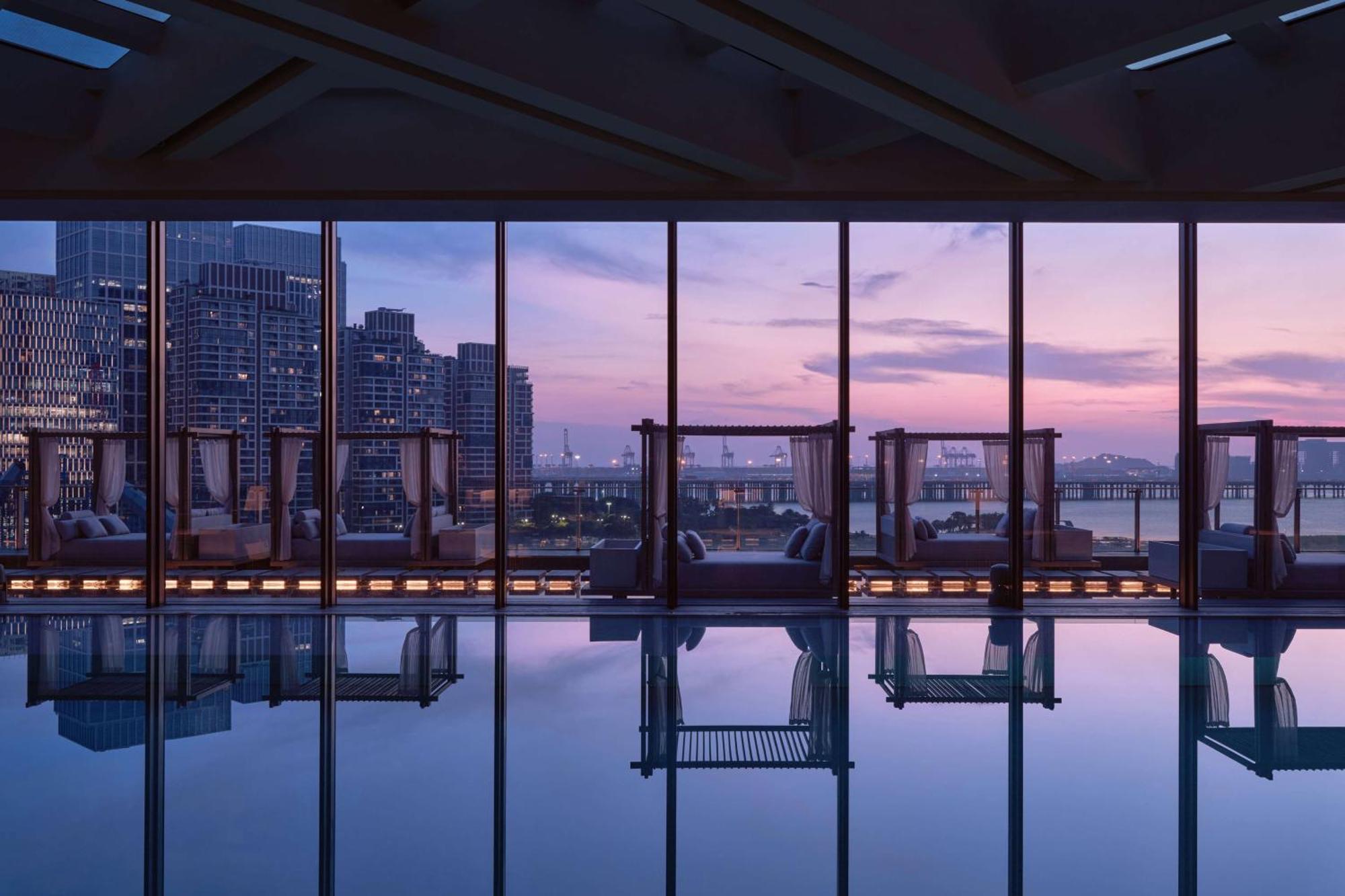 Conrad Shenzhen, The First Art Museum Hotel In Greater Bay Area With The Stunning Bay And Sunset View In The Hotel Terrace Екстериор снимка