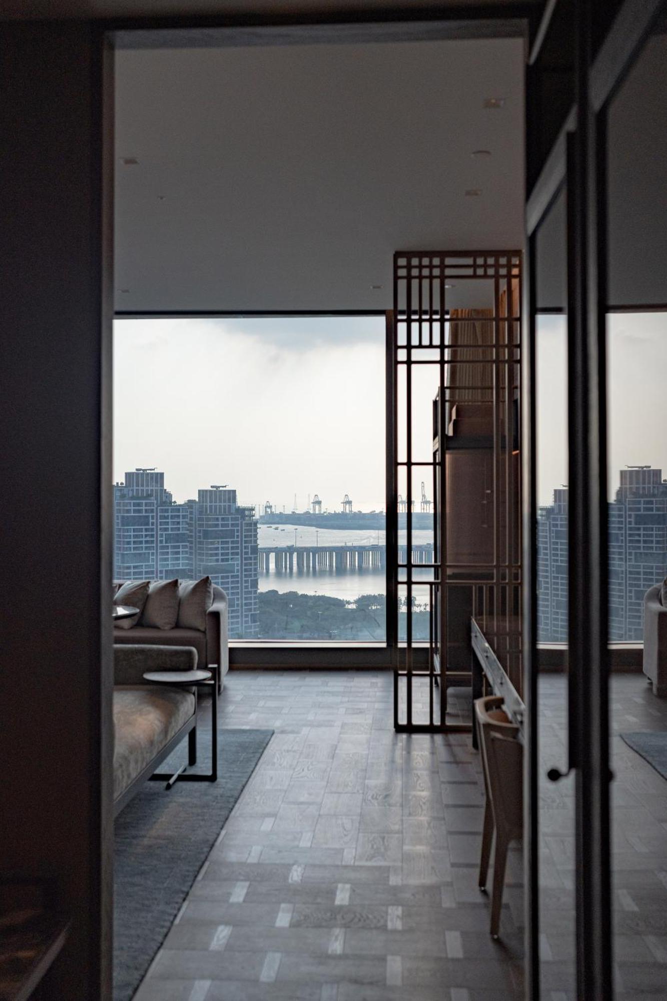 Conrad Shenzhen, The First Art Museum Hotel In Greater Bay Area With The Stunning Bay And Sunset View In The Hotel Terrace Екстериор снимка