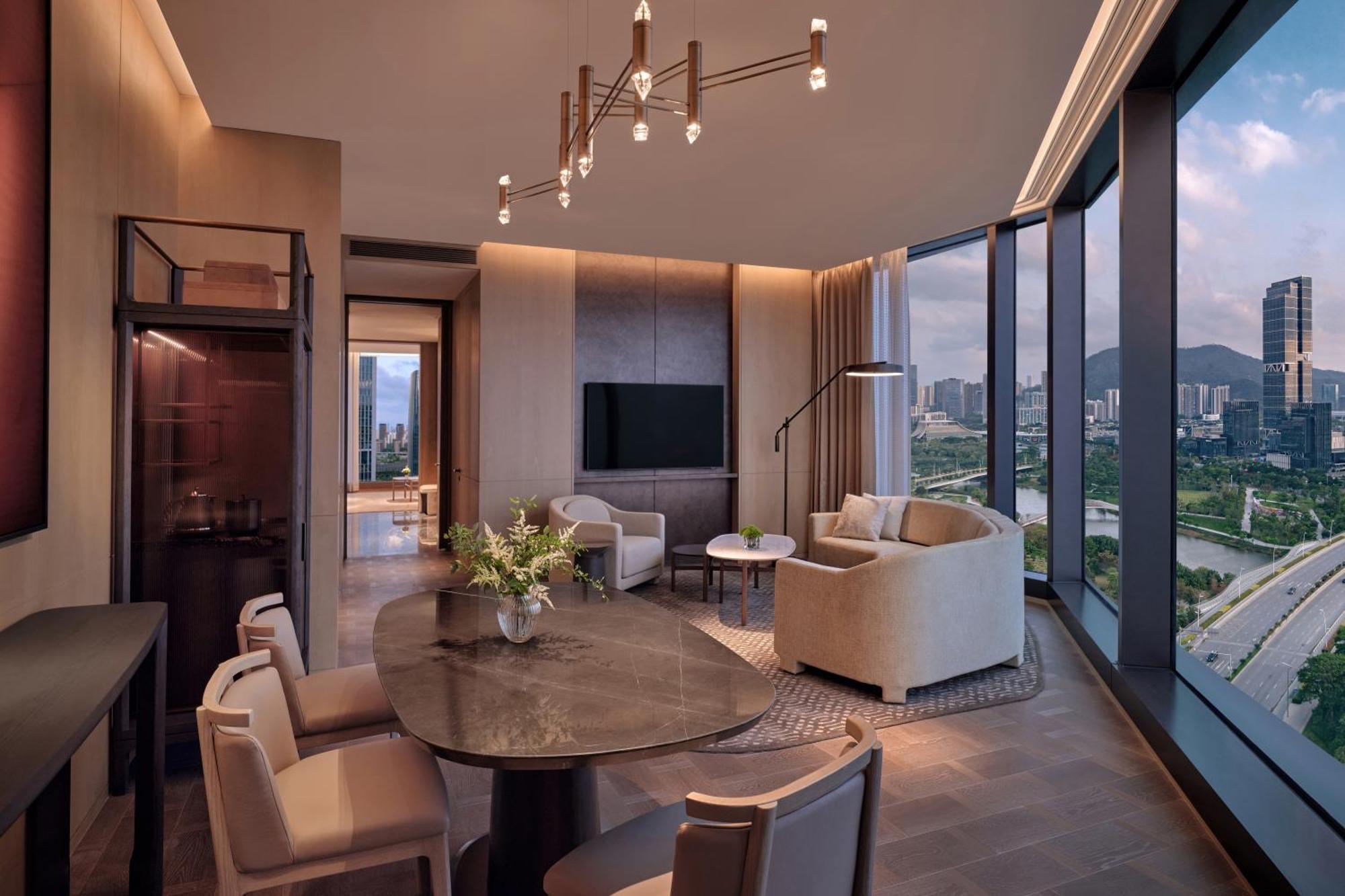 Conrad Shenzhen, The First Art Museum Hotel In Greater Bay Area With The Stunning Bay And Sunset View In The Hotel Terrace Екстериор снимка