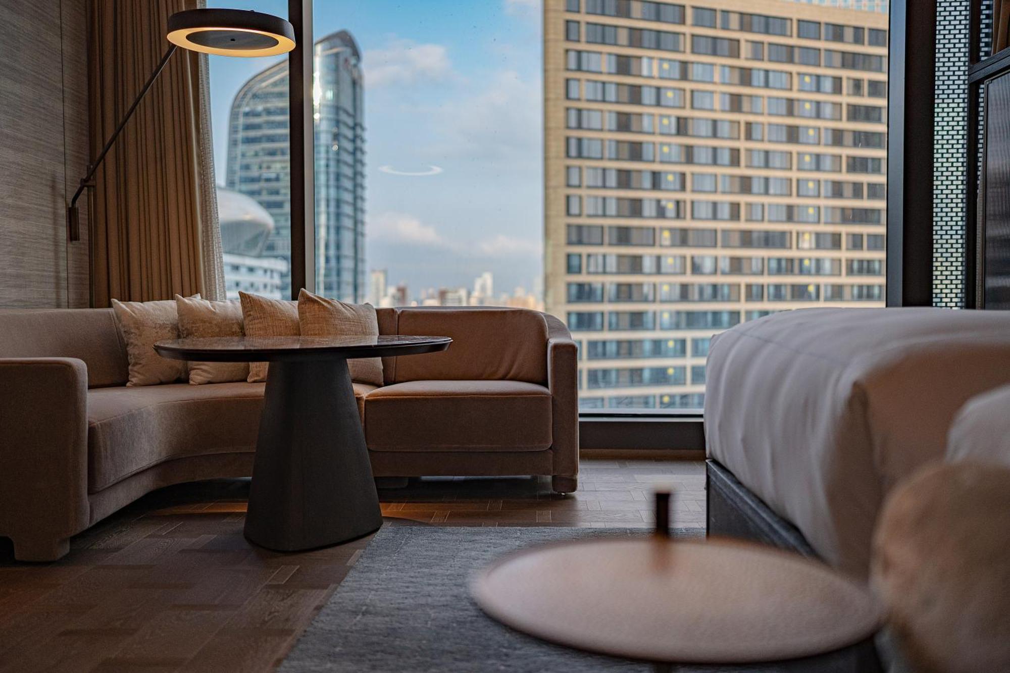 Conrad Shenzhen, The First Art Museum Hotel In Greater Bay Area With The Stunning Bay And Sunset View In The Hotel Terrace Екстериор снимка